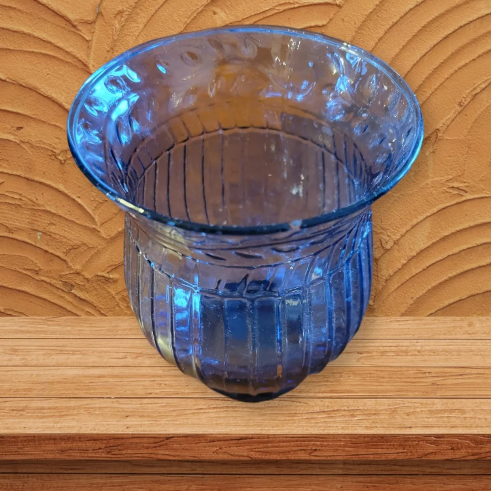Vtg Vase Purple Blue Smoke Ribbed Vine  Rim Glass